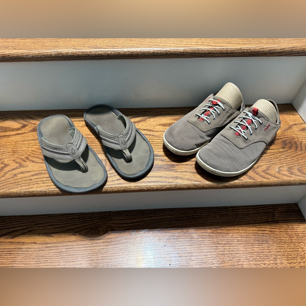 Men's OulKai breathable boat shoes & flip flops size 10.  Grayish brown